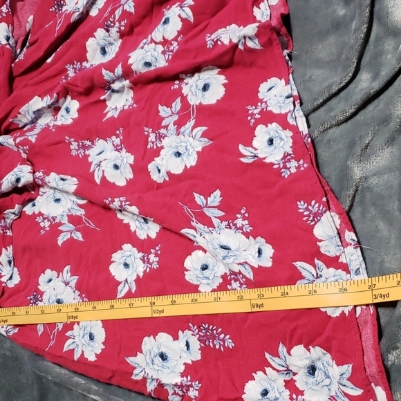 Torrid Floral Top Size 4 - Picture 5 of 6